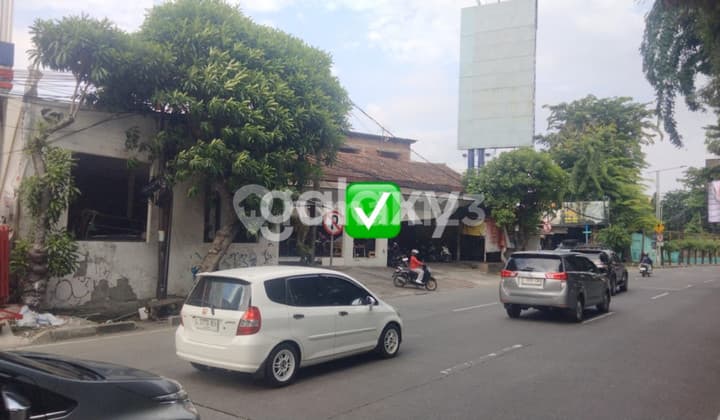 Rumah 3 Lantai di Cluster Laurel Navapark BSD Corner